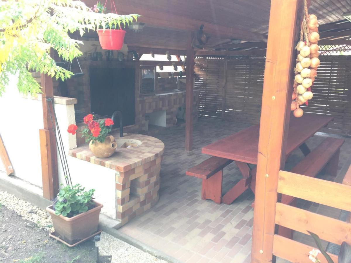 Patavar Panzio Etterem Gyongyospata Exteriör bild