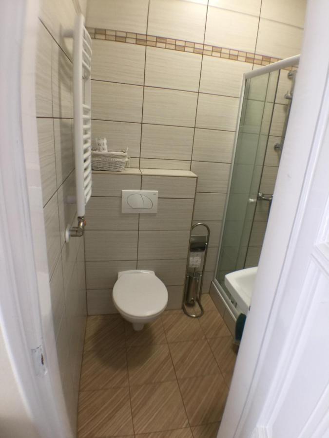 Patavar Panzio Etterem Gyongyospata Exteriör bild